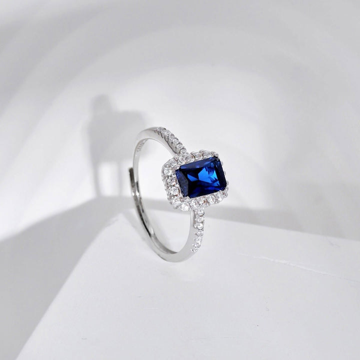 Anello Con Pietra Rettangolare Blu e Zirconi - My Mo Gioielli